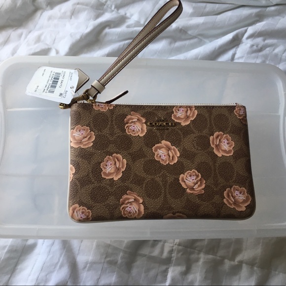 COACH WRISTLET-NEW WITH TAGS - Picture 2 of 5